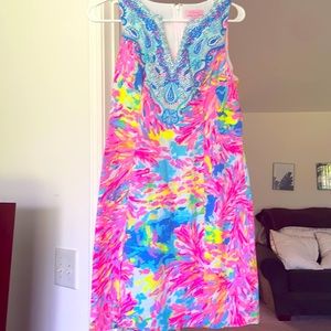 Size 0 Lily Pulitzer. Great for summer parties.